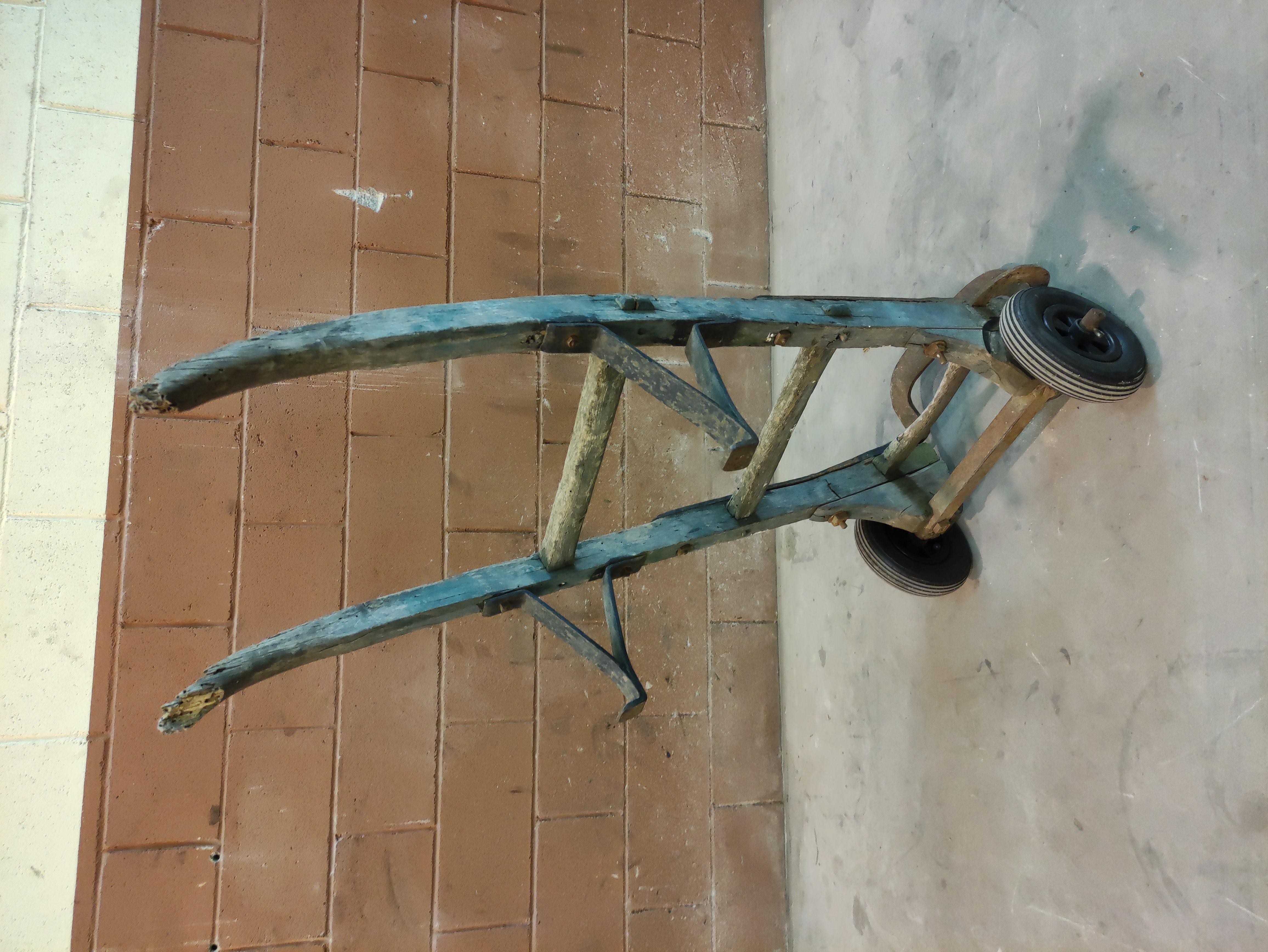 carretilla almacen metal madera 177x48x37 1u